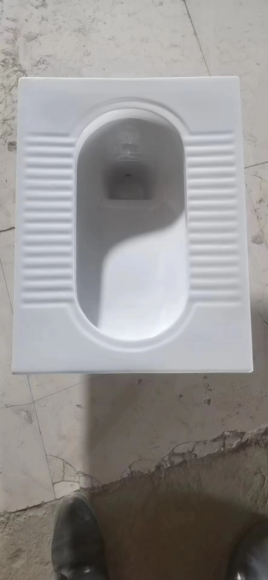農村廁所改造廁屋蹲便器